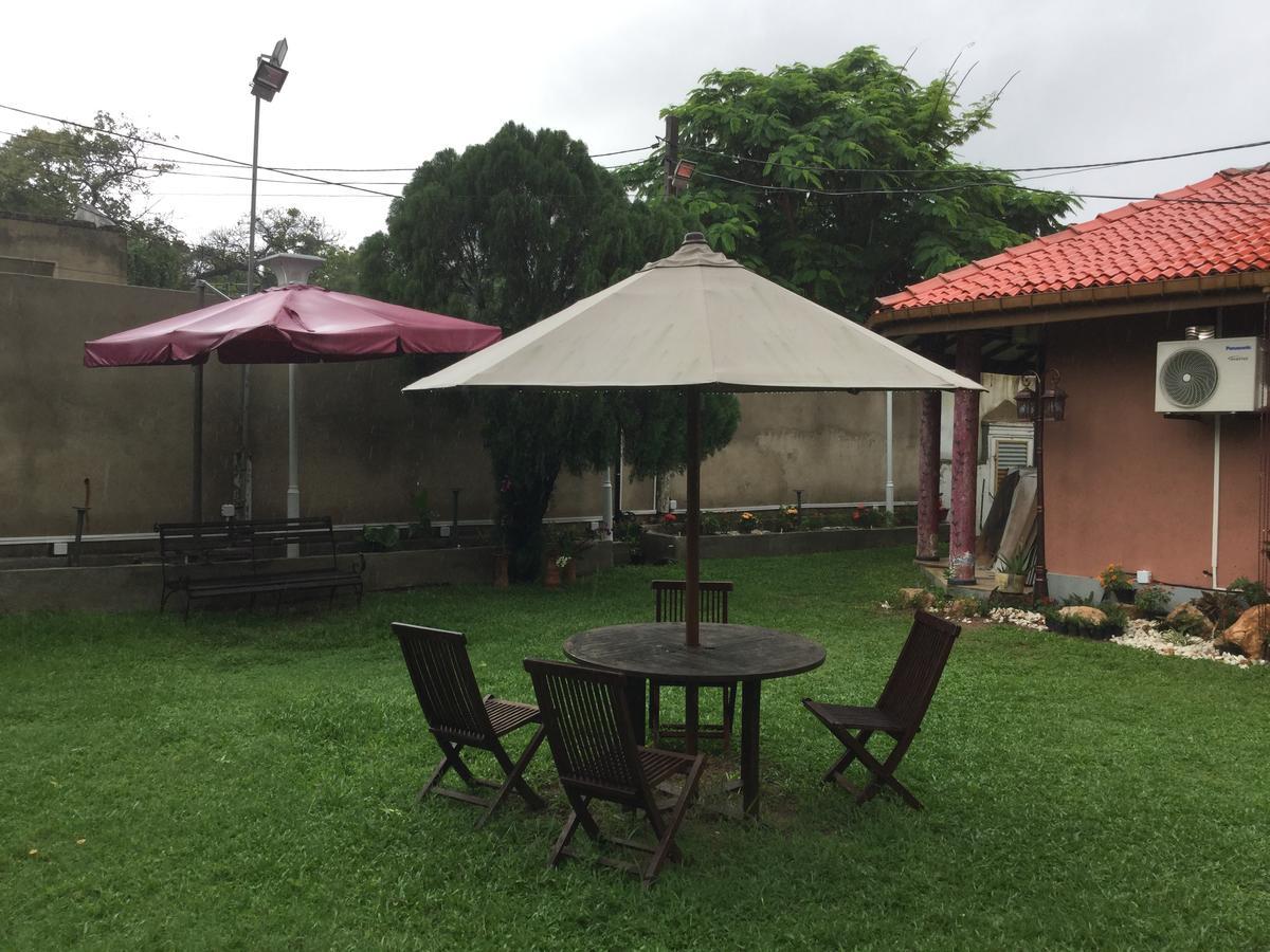 Ared Villa Katunayaka Εξωτερικό φωτογραφία
